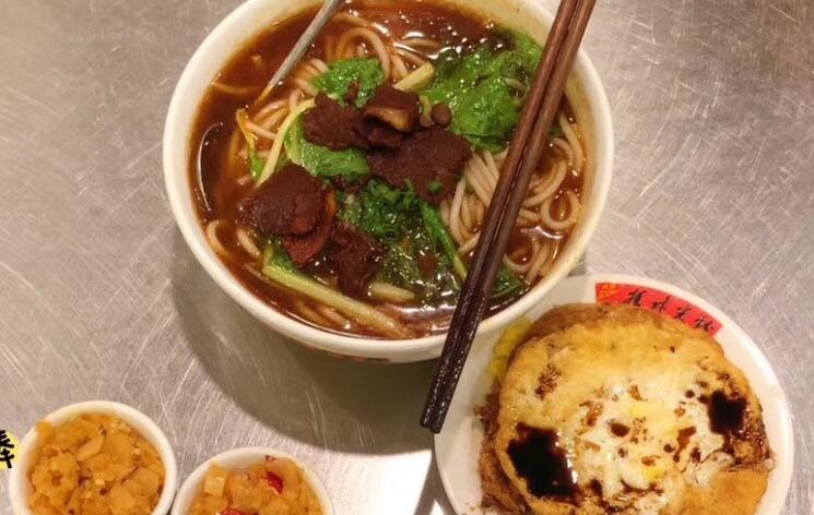 蘭州市安寧區(qū)扎實推進“牛頭標”授權工作推動牛肉面行業(yè)品牌化、標準化提升